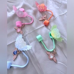 Sparkling straw toppers with hanging heart crystal charm 😍🌞